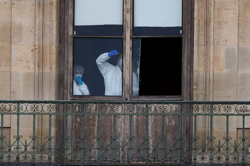 Paris Louvre Security Breach: Thieves Steal Artefacts Under CCTV Watch