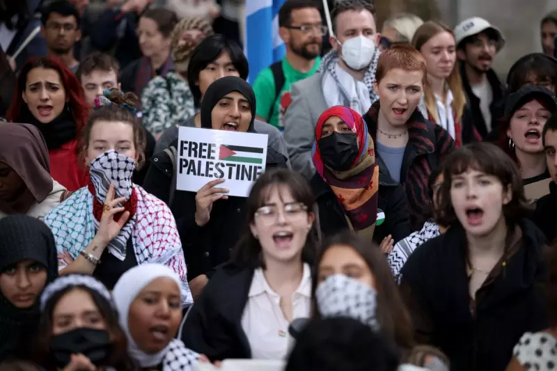 Police Face Intense Scrutiny Over Palestine Protest Chants as Starmer Faces Labour Rebellion