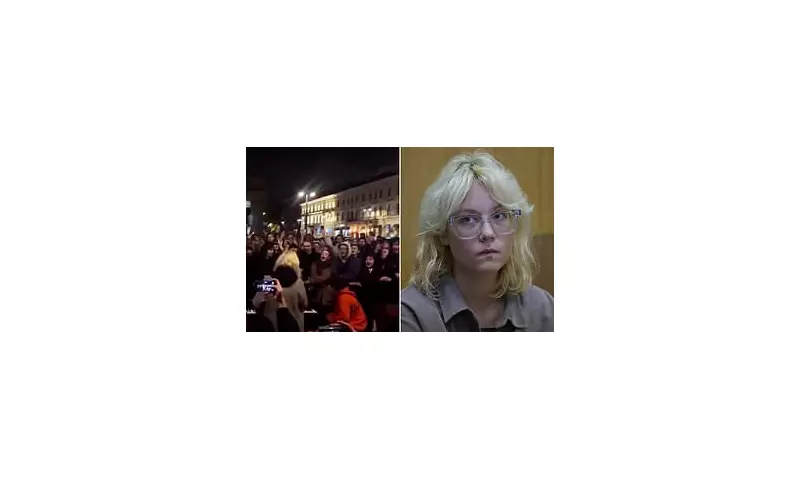 Russian Teen Jailed After Leading Anti-Putin Chorus in Crowded Bar
