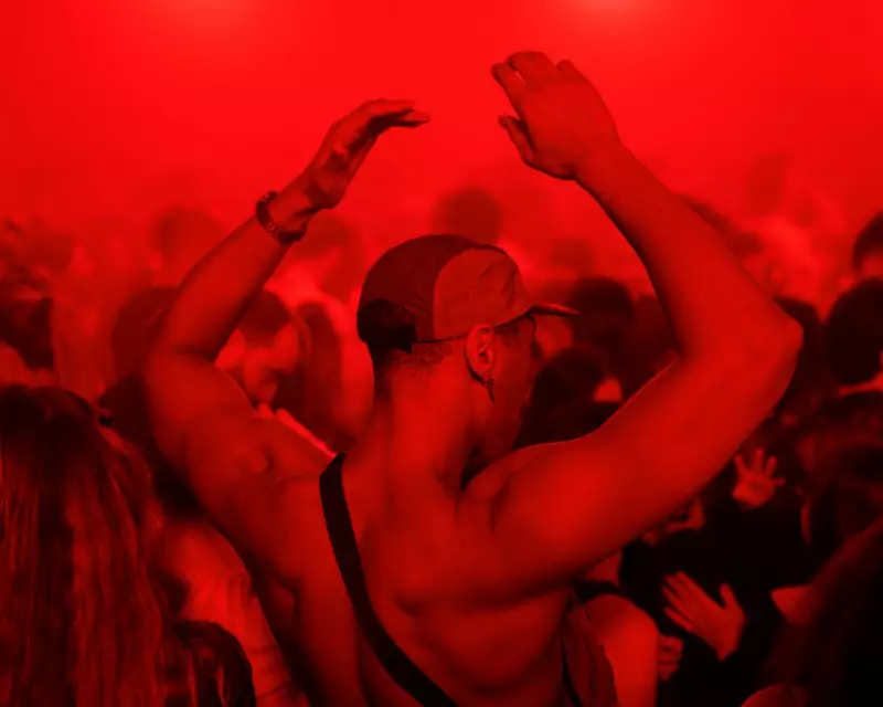 Solo Sounds: Why More Brits Are Choosing to Experience Live Music Alone