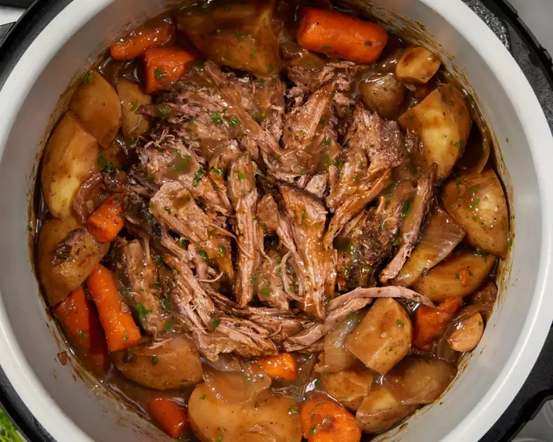 The Ultimate Slow Cooker Guide: Effortless Meals for Busy UK Households
