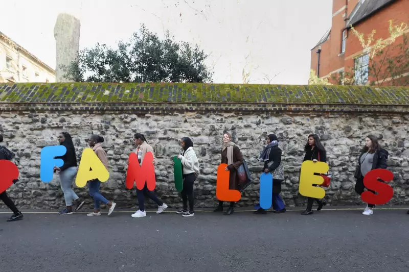 UK Government Slammed for 'Cruel' Refugee Family Reunion Visa Blockade