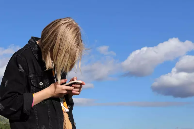 UK Government Urged to Create Digital ID for All Children to Protect Them Online