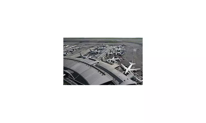 US Flight Chaos Looms as Government Shutdown Threatens Air Traffic Control Staffing