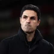 Arsenal's Title Charge: Gunners Top Premier League After Dramatic Weekend