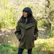 Claudia Winkleman's Unscripted Moment: Strictly Host Breaks Character in Candid Celebrity Gogglebox Confession