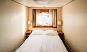 Cruise Cabin Genius: The £1 Magnetic Hook Hack That Transforms Tiny Spaces