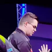 Darts Star Gian van Veen's Blood Injury Drama: Shocking Footage Emerges