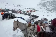 Everest Blizzard Nightmare: Dramatic High-Altitude Rescue Saves Climbers From Deadly Snowstorm