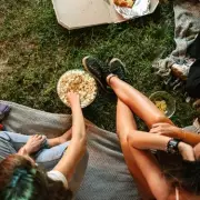 Gardening Miracle: How Spilled Popcorn Sparked an Unexpected Green Revolution in My Back Garden