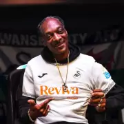 Hollywood Royalty Meets Rap Legend: Ryan Reynolds and Snoop Dogg's Wrexham Takeover Sends Shockwaves Through Football
