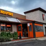 Hooters UK Review: American Wings Chain Lands in London - Is It Worth the Hype?