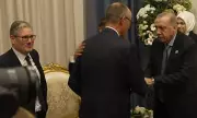 Keir Starmer's Awkward Summit Moment: Labour Leader's Hesitant Applause Goes Viral