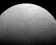 Life on Enceladus? Saturn's Icy Moon Reveals Crucial Carbon Discovery