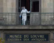 Louvre Security Crisis: French Government Under Fire After Daring Paris Art Heist