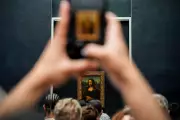 Mona Lisa Targeted in Brazen Louvre Museum Robbery Attempt - Paris Art Heist Foiled