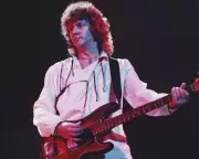 Moody Blues Legend John Lodge Dies at 82: Rock World Mourns Bassist and Singer