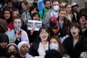 Police Face Intense Scrutiny Over Palestine Protest Chants as Starmer Faces Labour Rebellion