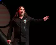 Ross Noble's Glasgow Triumph: A Masterclass in Spontaneous Comedy
