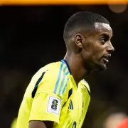 Sweden's Striking Dilemma: Isak vs Gyökeres - Who Deserves the Starting Spot?