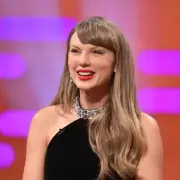 Taylor Swift's Stunning Transformation: Fans Stunned by Singer's Dramatic New Look