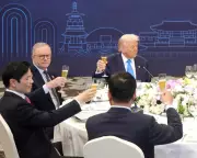 Trump's APEC Dinner Snub: Australian PM Albanese Left Waiting as Diplomatic Tensions Simmer