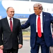 Trump's Shocking 70-Mile Putin Wall Proposal Sparks International Outrage