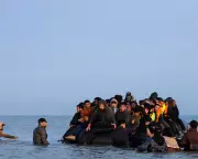 UK-France 'One-In-One-Out' Migration Deal Faces Human Rights Backlash