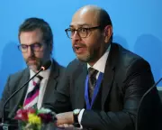 UN Plastics Treaty in Crisis as Chair Steps Down Amid Negotiation Turmoil