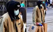 US Comedy Star's Unrecognisable Sydney Stroll: A Casual Ugg Boots Outfit That Shocked Fans