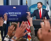 US Government Shutdown Crisis: White House Warns of Mass Layoffs as Political Blame Game Intensifies
