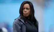Veteran NFL Reporter Pam Oliver Makes Triumphant Return to Fox Broadcast Booth for Eagles vs Vikings Clash