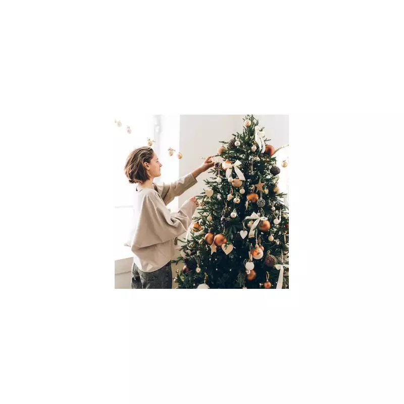 5 Pro Christmas Tree Decorating Tips to Avoid Family Arguments