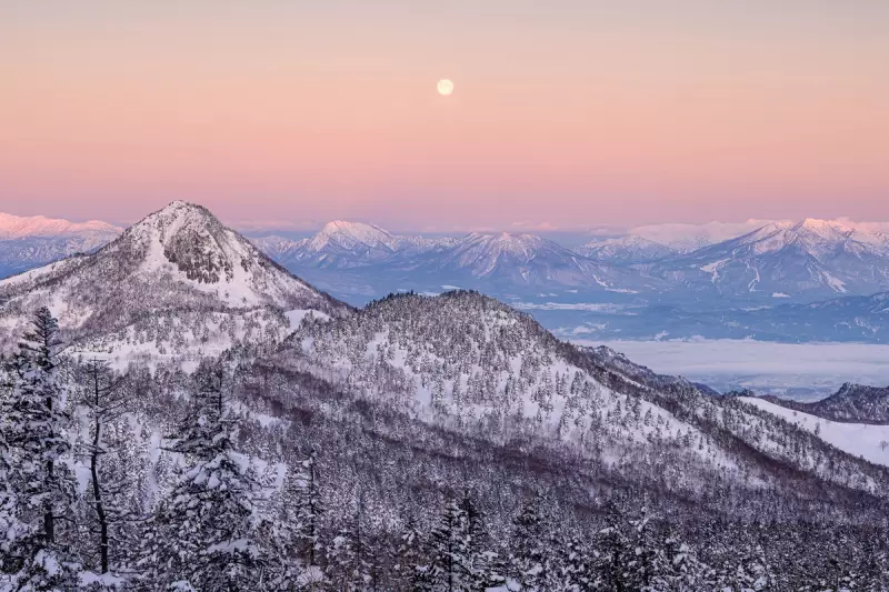 8 Hidden Snowy Escapes for a Magical Winter Holiday