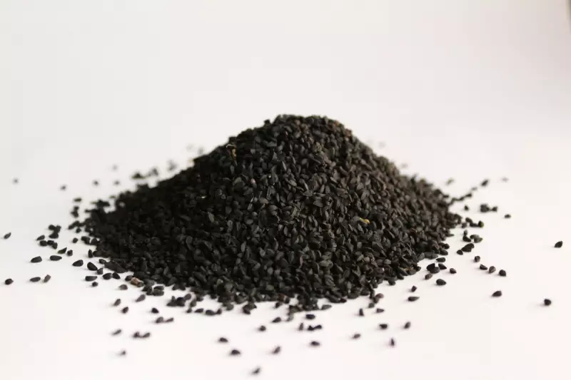 Black Cumin Lowers Cholesterol: 5g Daily Cuts Heart Disease Risk