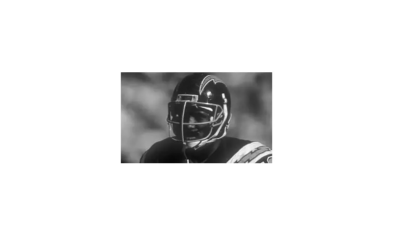 College Football Hall of Famer and Chargers Legend Woodrow Lowe Dies at 71