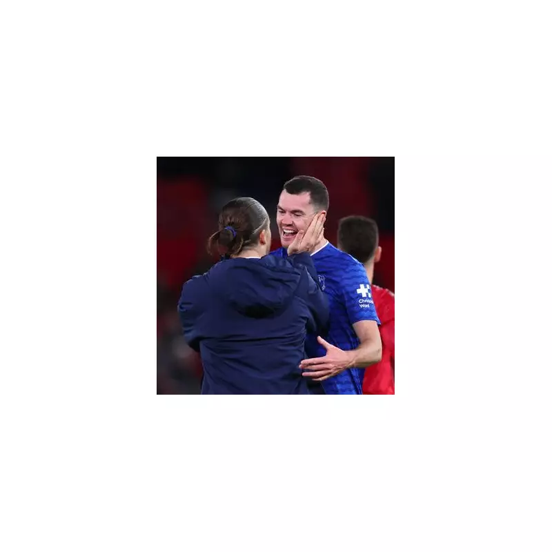 Everton make history with 10-man win at Old Trafford after bizarre slap