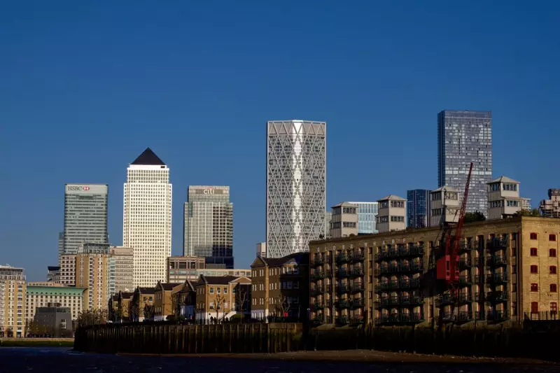 FTSE 100 Defies Gloomy Economic Data with Friday Rally