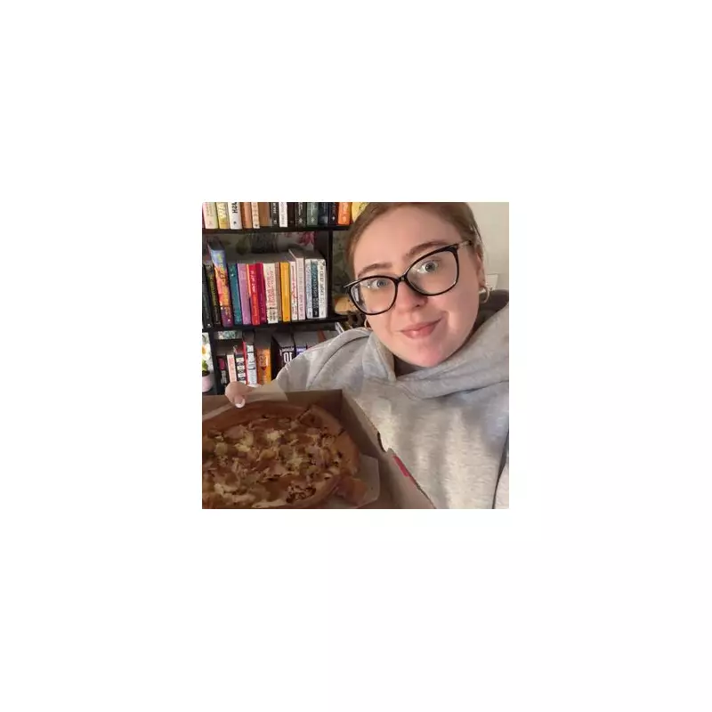 Papa Johns' Yorkshire Pudding Pizza Review: A Festive Surprise