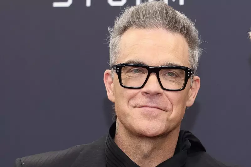 Robbie Williams Links Blurry Eyesight to Weight Loss Jabs