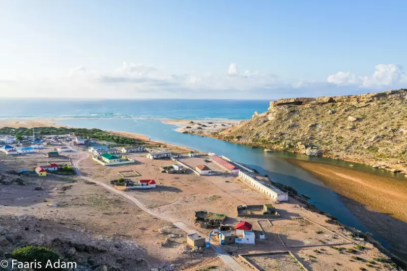 Somali Pirates Seize Greek Bulk Carrier in Dangerous Indian Ocean Attack