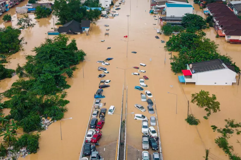Thailand Floods Claim 145 Lives, Affecting Millions in Southern Provinces