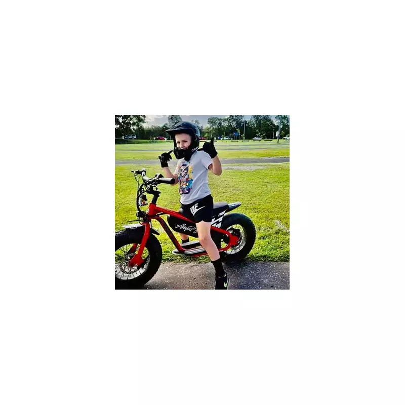 Tragic Ride-On Suitcase Accident Claims Life of 8-Year-Old Boy at Spanish Airport