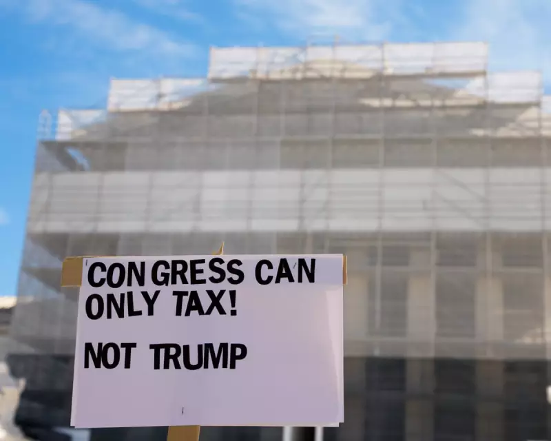 Trump's Tariff Powers Face Supreme Court Showdown: Constitutional Crisis Looms