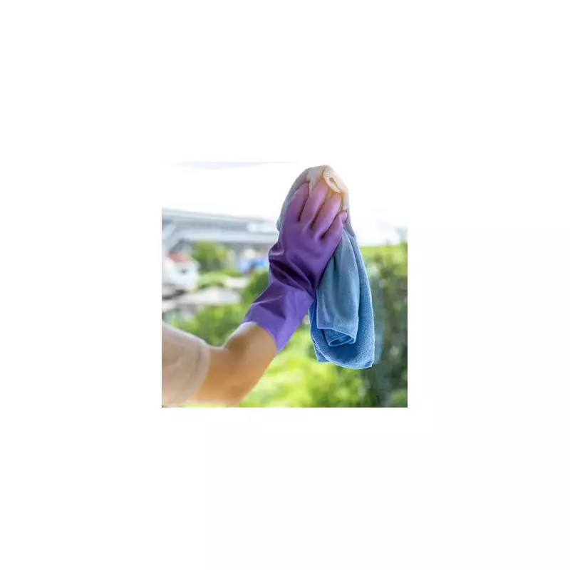 UK Homes Told to Use Vinegar on Windows in November to Fight Mould