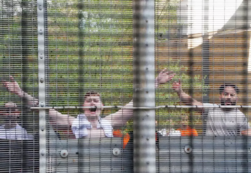 UK Migrants Routinely Handcuffed in 'Damning' Detention Report