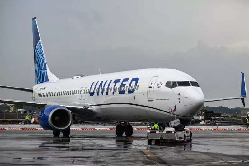 United Flight Emergency Landing in St Louis After Bomb Threat