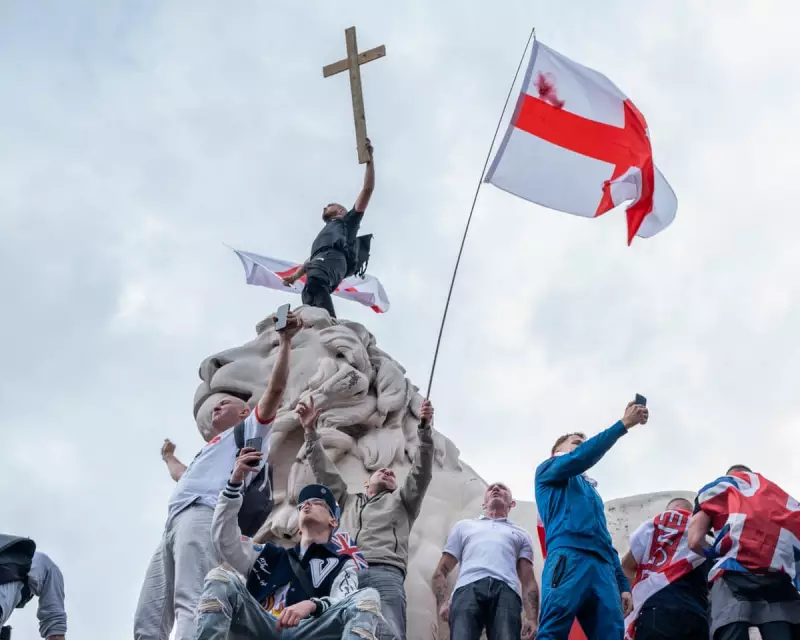 US Christian Right Targets UK Politics: Farage, Robinson Embrace Faith