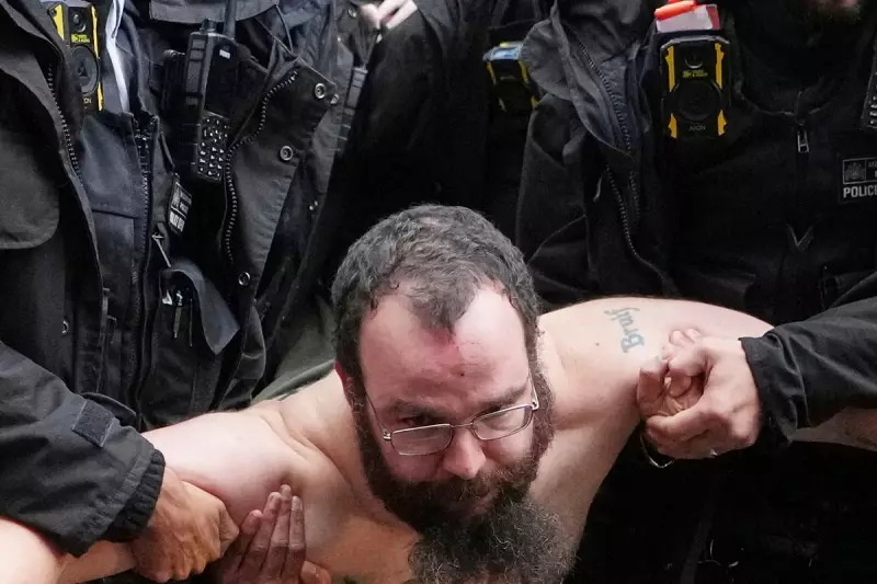 World in Vertical: Stunning APS Photojournalism Awards Revealed