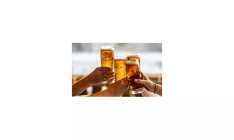 Your Beer Glass Changes Its Taste, Study Reveals